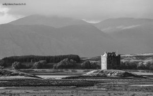 Écosse, Argyll and Bute, Loch Laich. Château de Stalker, sur le Loch Laich. Septembre 1993 © Willy Blanchard