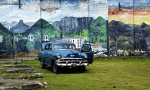 Colombie, Cauca, Silvia. voiture, graffiti, peinture murale, old car