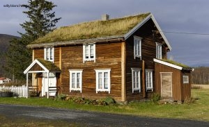 Norvège, Troms, Bardu. Musée Bardu Bygdetun. Maison en bois datant des années 1860 à 1875. 30 septembre 2006 © Willy Blanchard