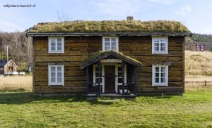 Norvège, Troms, Bardu. Musée Bardu Bygdetun. Maison en bois datant des années 1860 à 1875. 30 septembre 2006 © Willy Blanchard