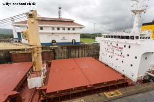 Panama, Colon. Canal de Panama, écluses de Gatún. Le Charmey, un vraquier, marine marchande suisse. 6 septembre 2015 © Willy Blanchard