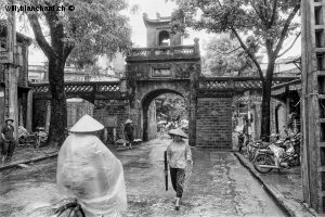 Vietnam, Hanoï. La porte de Ô Quan Chuong (porte Dông Ha). Septembre 1995 © Willy Blanchard