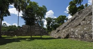 Guatemala, Petén. Site archéologique Maya de Yaxha. Acropolis nord. 18 septembre 2010 © Willy Blanchard