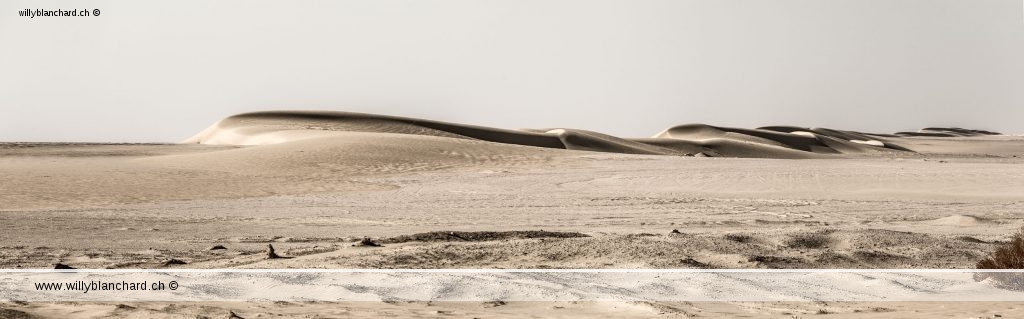 Égypte, Fayoum, désert Wadi Rayyan. Panorama. Montage de plusieurs images. 21 septembre 2014