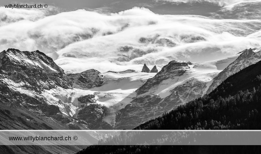Suisse, Valais, Eison. Montagne. Les Aiguilles Rouges d'Arolla, 3644 mètres