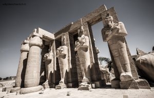 Égypte, Louxor, rive occidentale du Nil. Temple Ramesseum,ou le Temple des millions d'années de Ramsès II. 12 septembre 2014 © Willy Blanchard