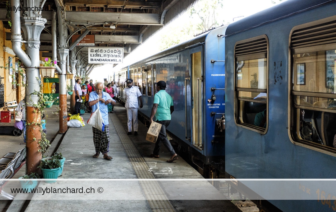 Sri Lanka. Gare ferroviaire de Bandarawela. 11 septembre 2018 © Willy Blanchard