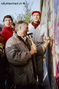 Allemagne, chute du mur de Berlin du 9 novembre 1989. Berlin-Ouest. Kodachrome. 12 novembre 1989. © Willy Blanchard