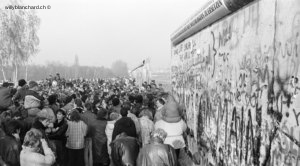 Allemagne, chute du mur de Berlin du 9 novembre 1989. Berlin-Ouest. Potsdamer Platz. 12 novembre 1989 © Willy Blanchard
