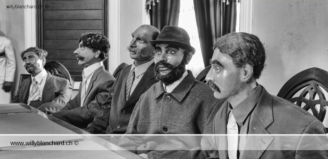 Sri Lanka, Colombo. Main Street, Col. 11. Hôtel de Ville datant de 1865. Statues de cire représentant les Conseillés municipaux en 1906. 4 septembre 2018 © Willy BLANCHARD