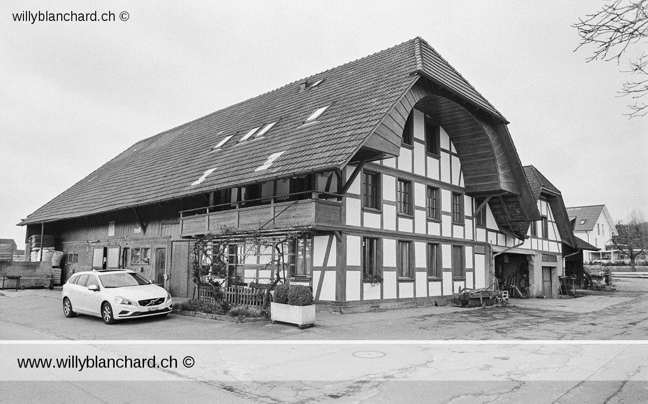 Village d'Epsach, canton de Berne, ferme et maison bernoise. 28 décembre 2019 © Willy BLANCHARD