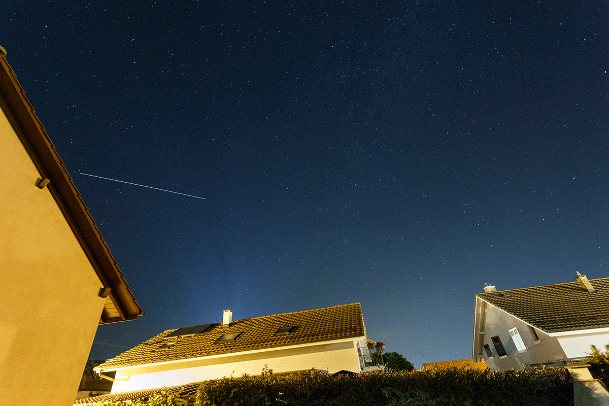 La Station spatiale internationale (ISS) dans le ciel de Lucens. 18 juillet 2020, de 00h17 à 00h20. © Willy BLANCHARD