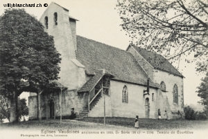 "Églises Vaudoises anciennes en 1905". Reproduction de carte postale de Curtilles. 1905. Photographie des Arts, Lausanne. © Willy BLANCHARD