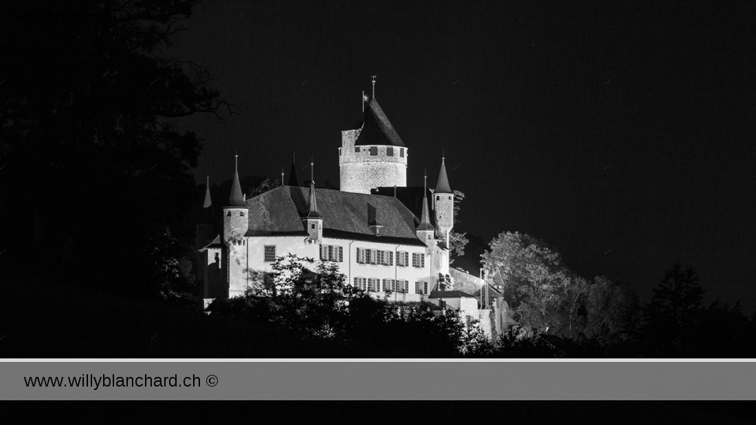 Suisse, Vaud. Le château de Lucens de nuit. 30 mai 2020 © Willy BLANCHARD