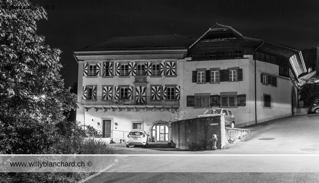Suisse, Vaud, village de Lucens la nuit. Rue des Greniers. Musée Sherlock Holmes, la Maison Rouge. 2 juin 2020 © Willy BLANCHARD