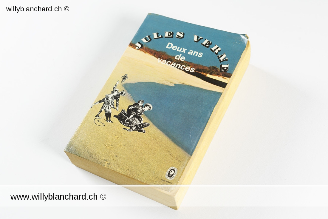 Une nouvelle odyssée : "Deux ans de vacances" de Jules Verne, éditions Livre de Poche, 1974. 18 avril 2021 © Willy BLANCHARD