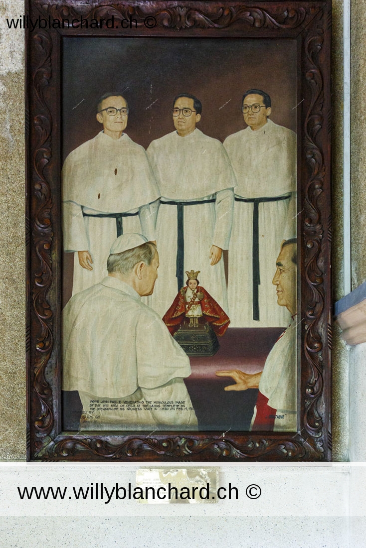 Légende du tableau : Pope John Paul II venerating the miraculous image of the Sto. Niño de Cebu at the Lahug Templete on the occasion of his "holiness" visit in Cebu on February 19, 1981. Basílica del Santo Niño, Cebu, Philippines. 11 mai 2023 © Willy BLANCHARD